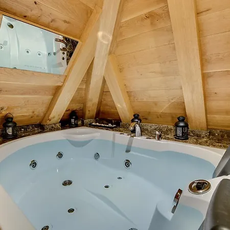 Apartament Z Jacuzzi * 소포트